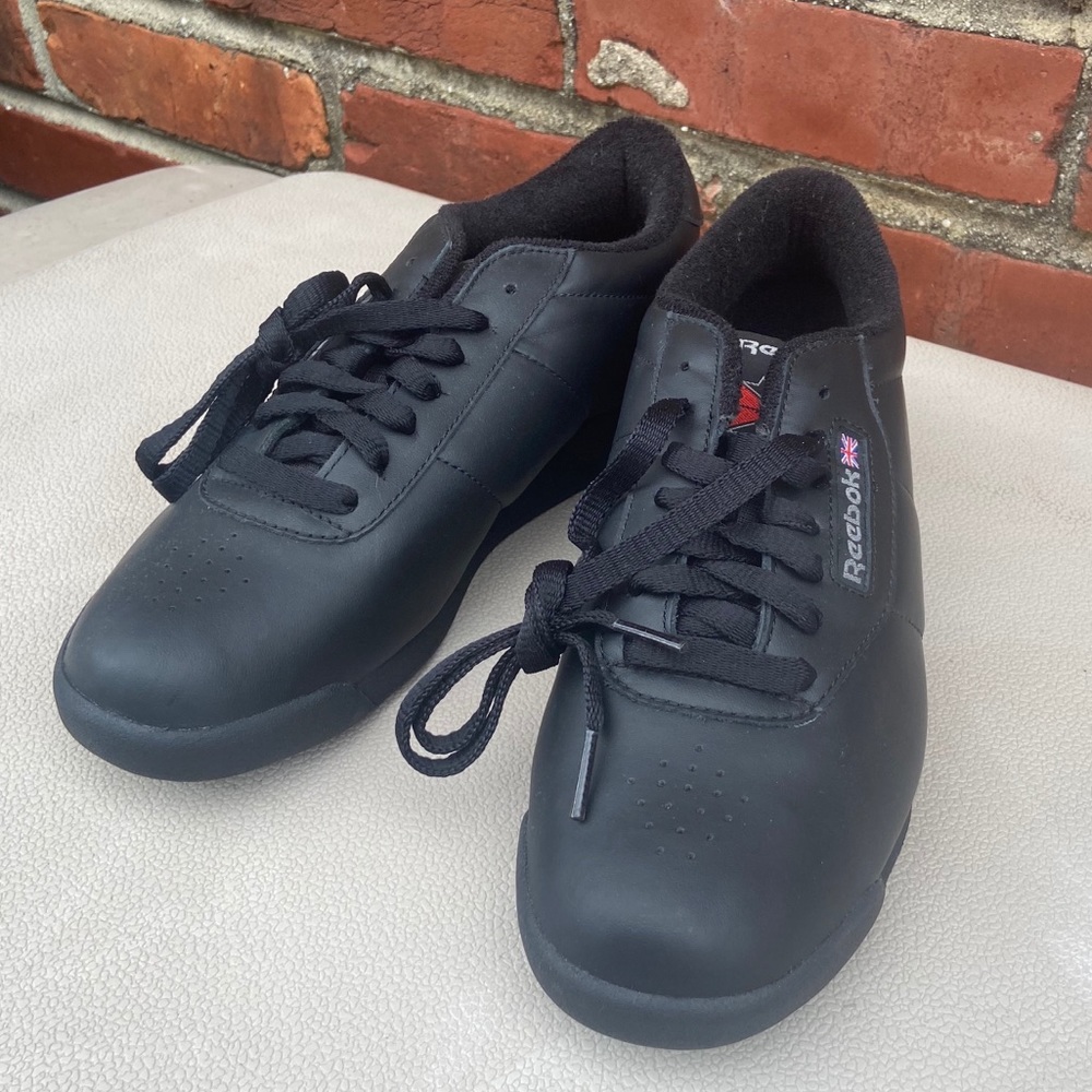 BRAND NEW ✨ Women’s Reebok Classic Shoes